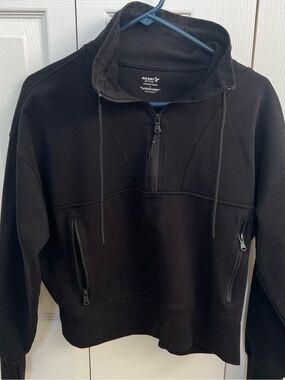 Old Navy women’s Black Zip-Up Quarter Pullover